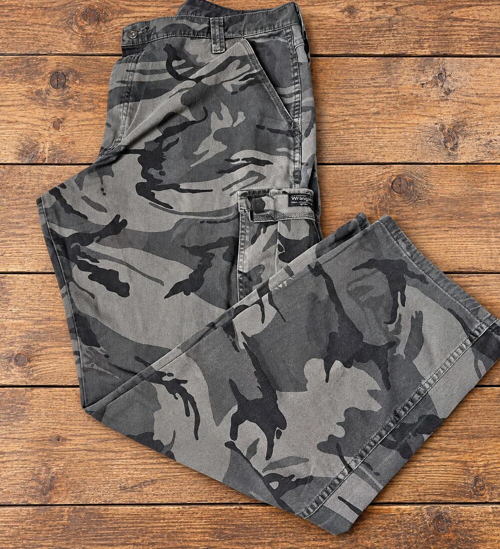 Wrangler Authentic Issue Mens 42x30 Gray Black Camo Cargo Pants Camouflage